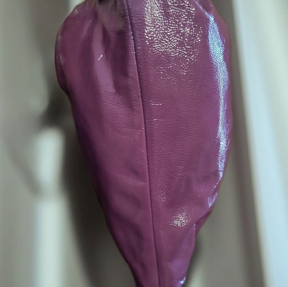 Coach Ashley Liquid Gloss Soft Leather Hippie #F17953 EUC 2011 - Picture 4 of 8